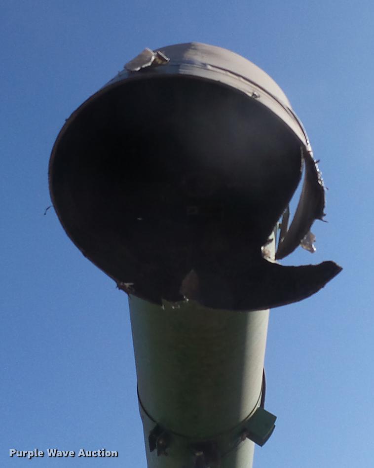 image for item DC0665 2001 John Deere 9750 STS combine