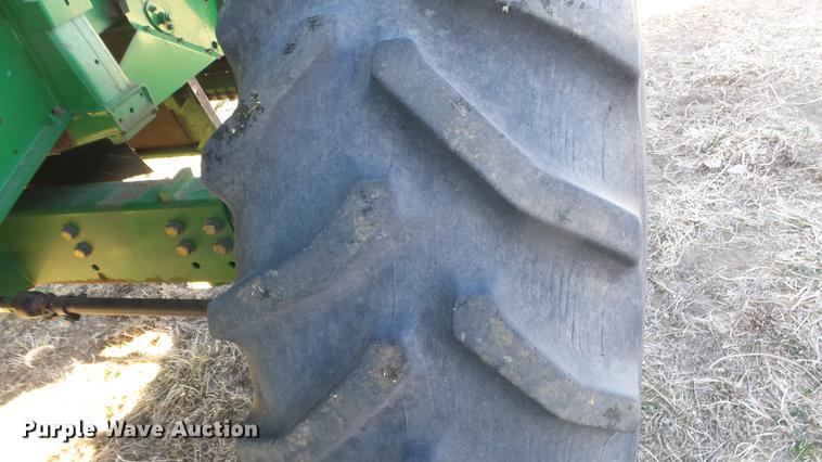 image for item DC0665 2001 John Deere 9750 STS combine