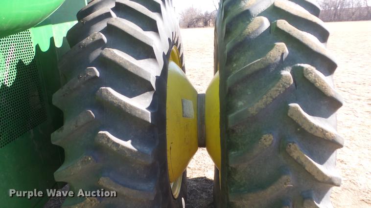 image for item DC0665 2001 John Deere 9750 STS combine