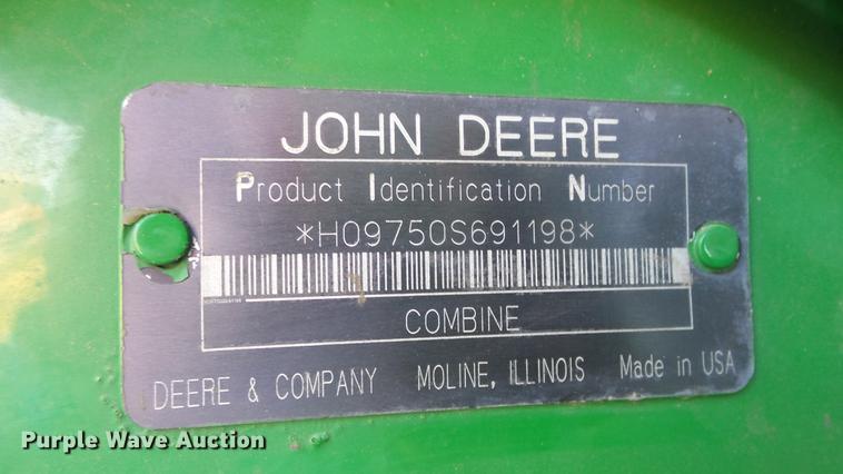 image for item DC0665 2001 John Deere 9750 STS combine