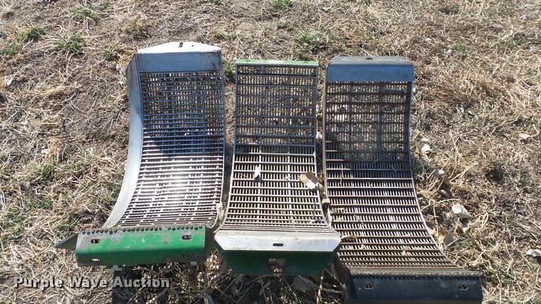 image for item DC0665 2001 John Deere 9750 STS combine