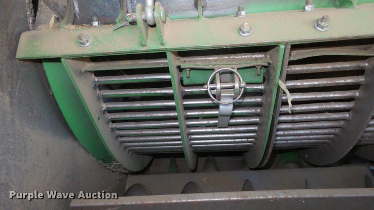 image for item DC0665 2001 John Deere 9750 STS combine
