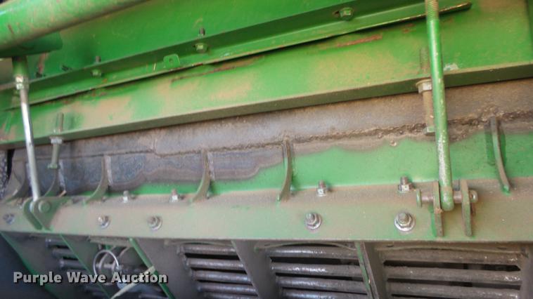 image for item DC0665 2001 John Deere 9750 STS combine