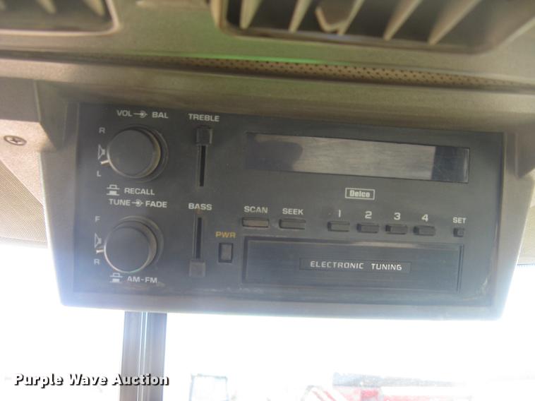 image for item DC2338 1990 John Deere 4955 MFWD tractor