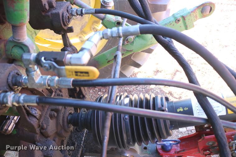 image for item DC3505 2015 New Holland Rollbelt 560 specialty crop round baler