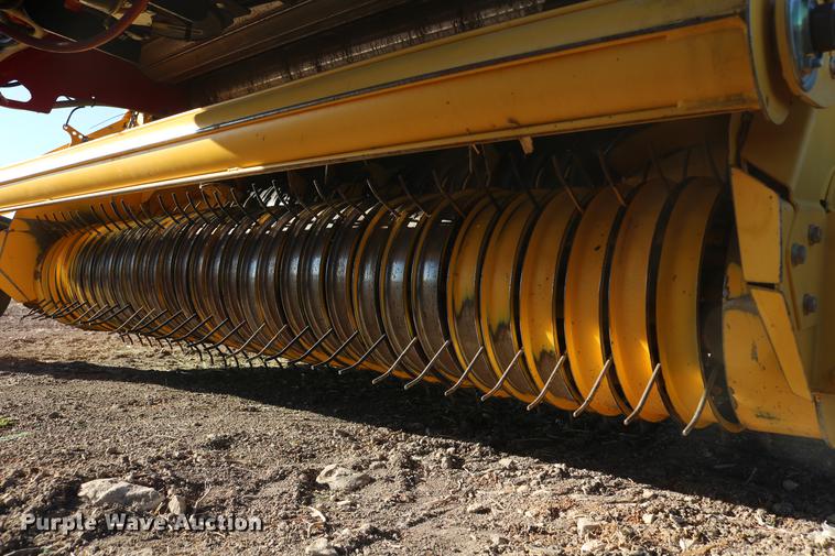 image for item DC3505 2015 New Holland Rollbelt 560 specialty crop round baler