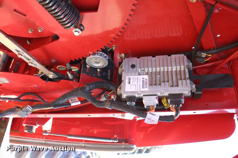 image for item DC3505 2015 New Holland Rollbelt 560 specialty crop round baler