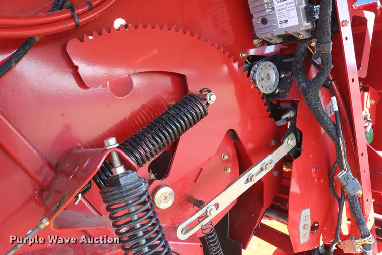 image for item DC3505 2015 New Holland Rollbelt 560 specialty crop round baler