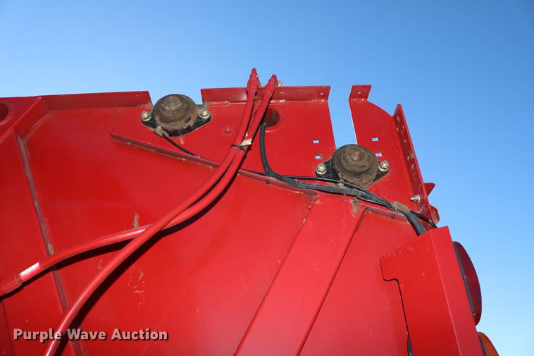 image for item DC3505 2015 New Holland Rollbelt 560 specialty crop round baler