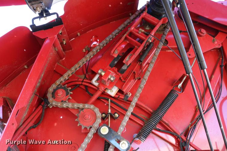 image for item DC3505 2015 New Holland Rollbelt 560 specialty crop round baler