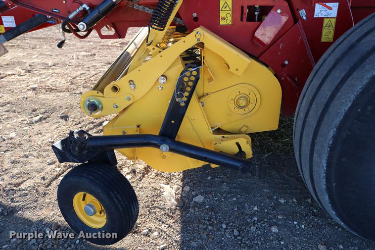 image for item DC3505 2015 New Holland Rollbelt 560 specialty crop round baler