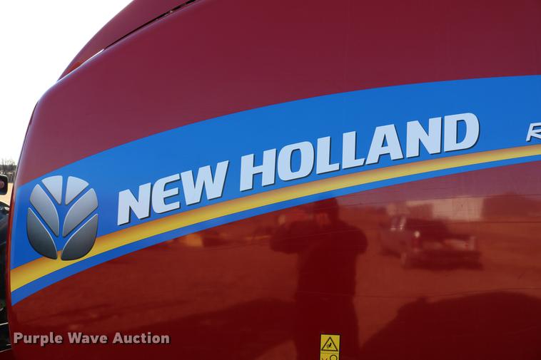 image for item DC3505 2015 New Holland Rollbelt 560 specialty crop round baler