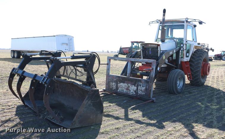 image for item DC3521 1975 Case 1370 tractor