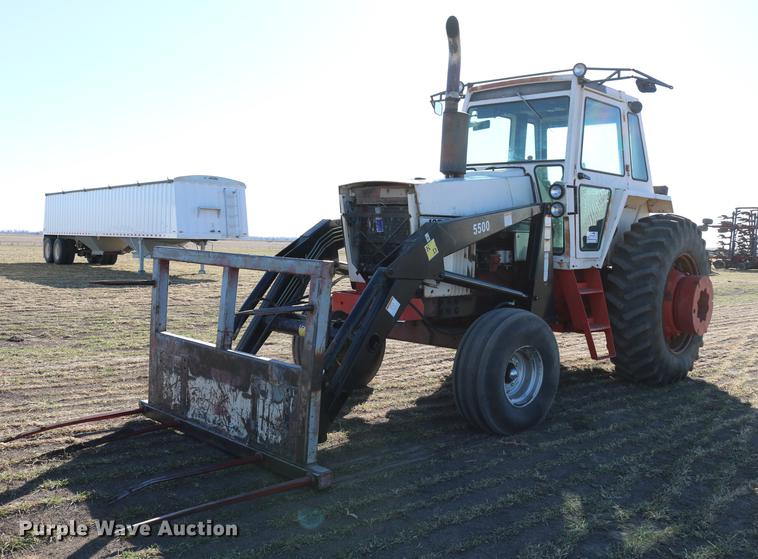 image for item DC3521 1975 Case 1370 tractor