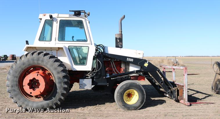 image for item DC3521 1975 Case 1370 tractor