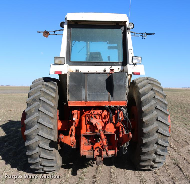 image for item DC3521 1975 Case 1370 tractor