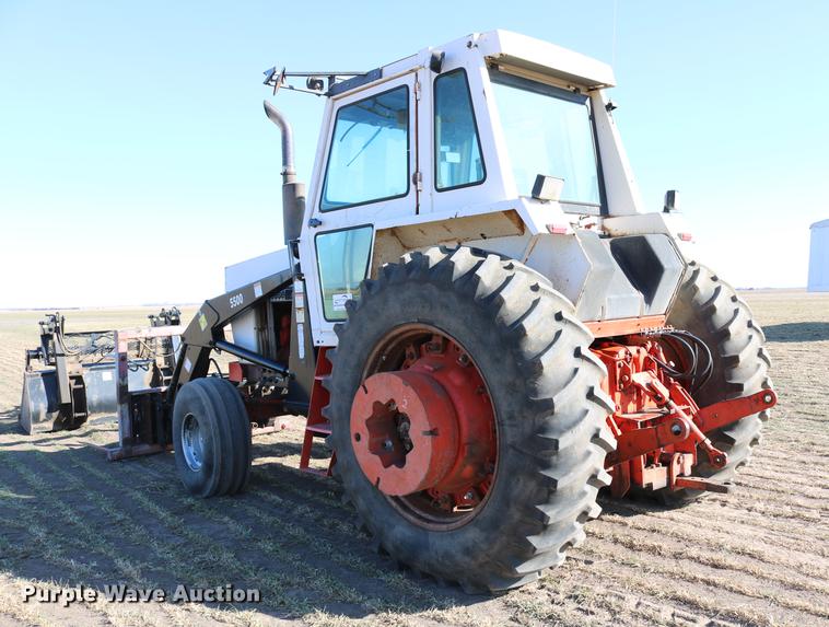 image for item DC3521 1975 Case 1370 tractor