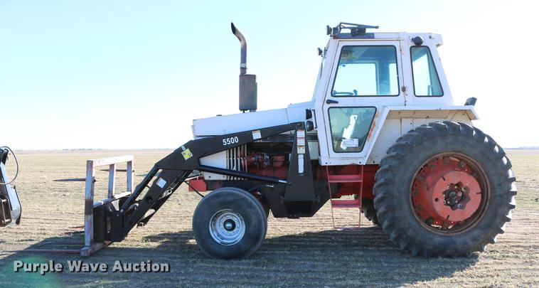 image for item DC3521 1975 Case 1370 tractor