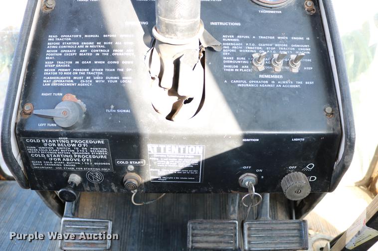 image for item DC3521 1975 Case 1370 tractor