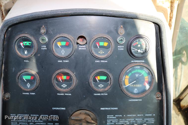 image for item DC3521 1975 Case 1370 tractor