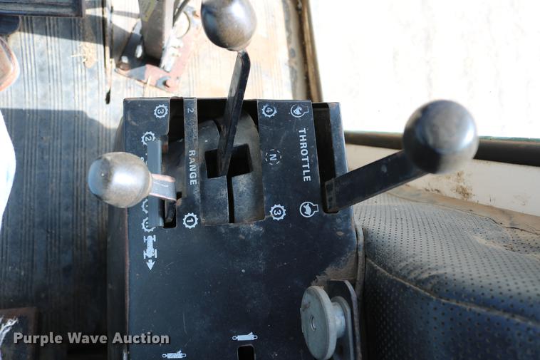 image for item DC3521 1975 Case 1370 tractor