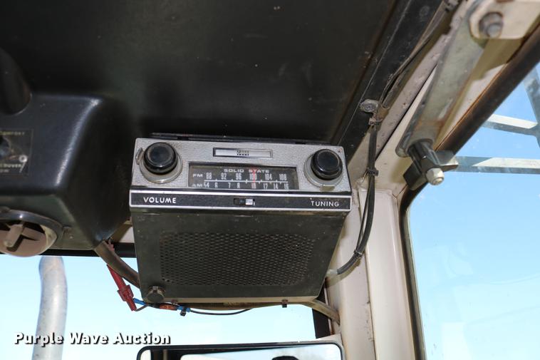 image for item DC3521 1975 Case 1370 tractor