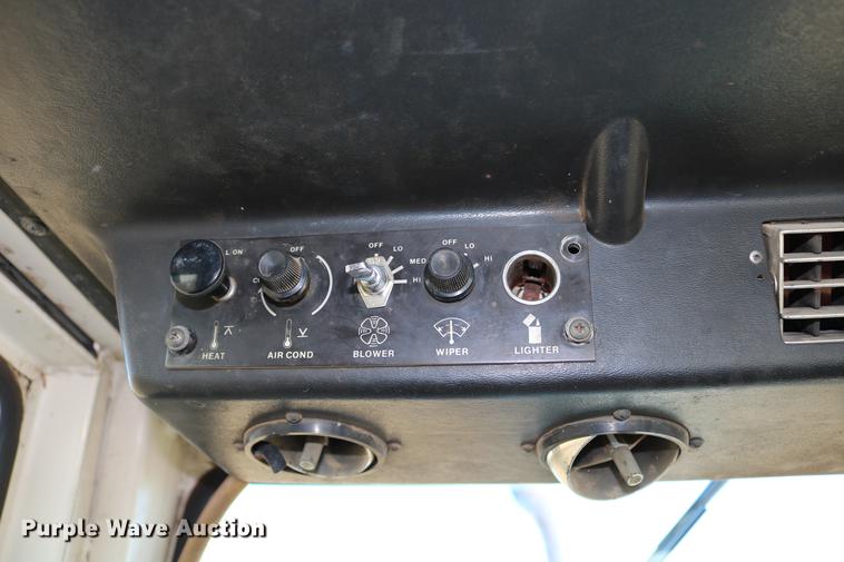 image for item DC3521 1975 Case 1370 tractor