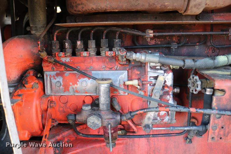 image for item DC3521 1975 Case 1370 tractor