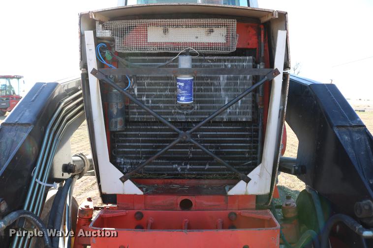 image for item DC3521 1975 Case 1370 tractor