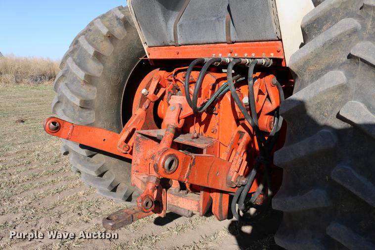 image for item DC3521 1975 Case 1370 tractor