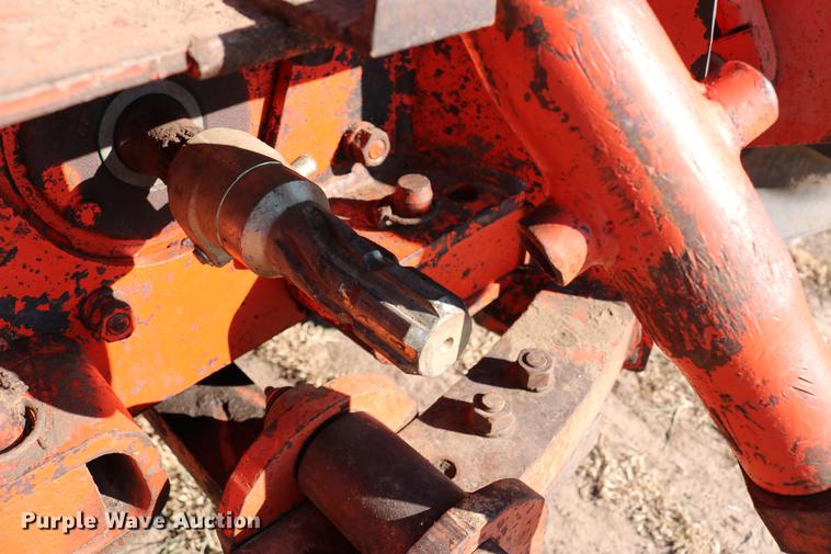 image for item DC3521 1975 Case 1370 tractor