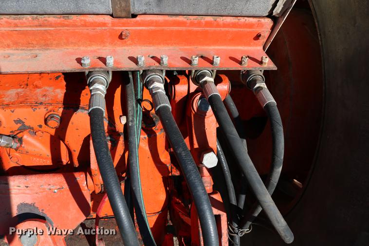 image for item DC3521 1975 Case 1370 tractor