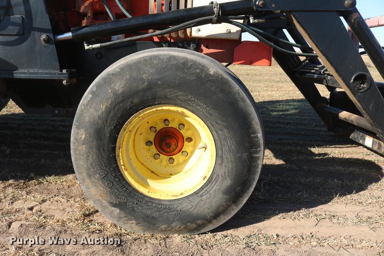 image for item DC3521 1975 Case 1370 tractor