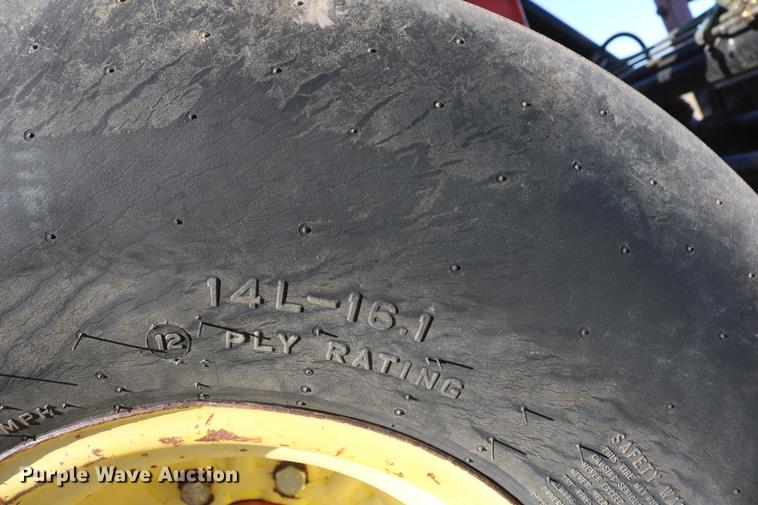 image for item DC3521 1975 Case 1370 tractor