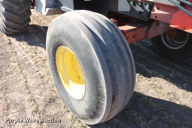 image for item DC3521 1975 Case 1370 tractor