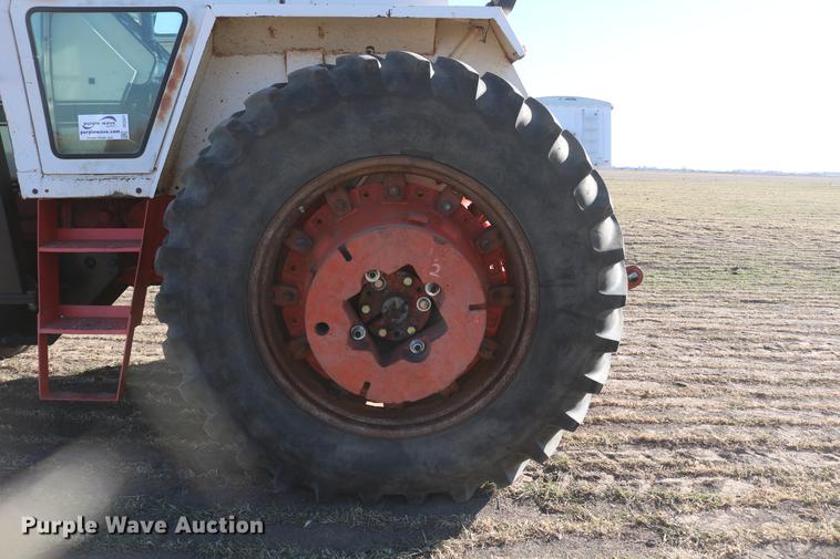 image for item DC3521 1975 Case 1370 tractor