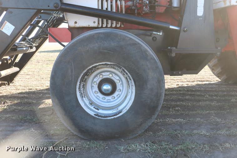 image for item DC3521 1975 Case 1370 tractor