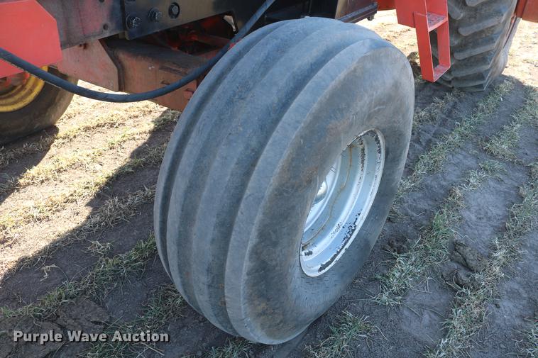 image for item DC3521 1975 Case 1370 tractor