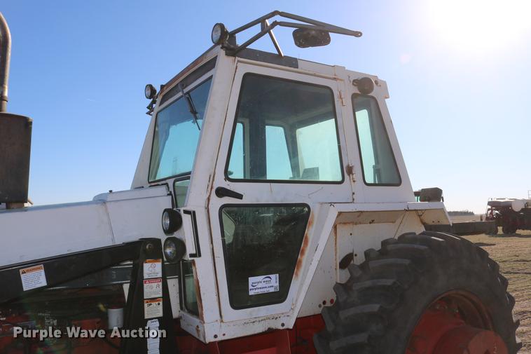 image for item DC3521 1975 Case 1370 tractor