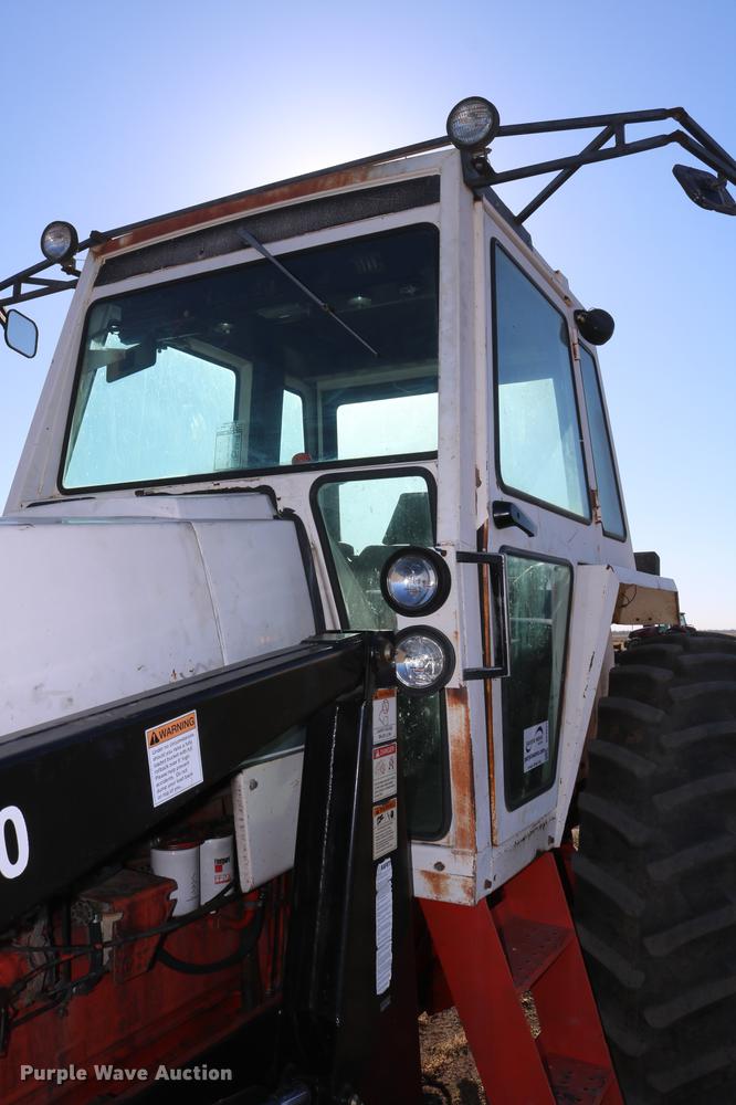 image for item DC3521 1975 Case 1370 tractor