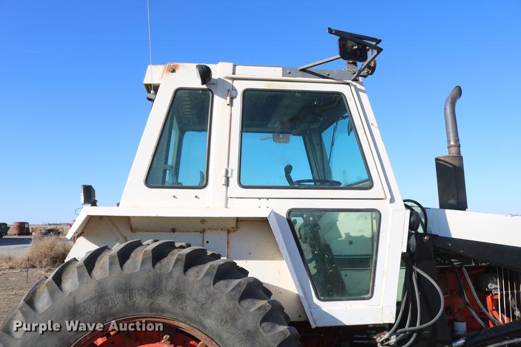 image for item DC3521 1975 Case 1370 tractor