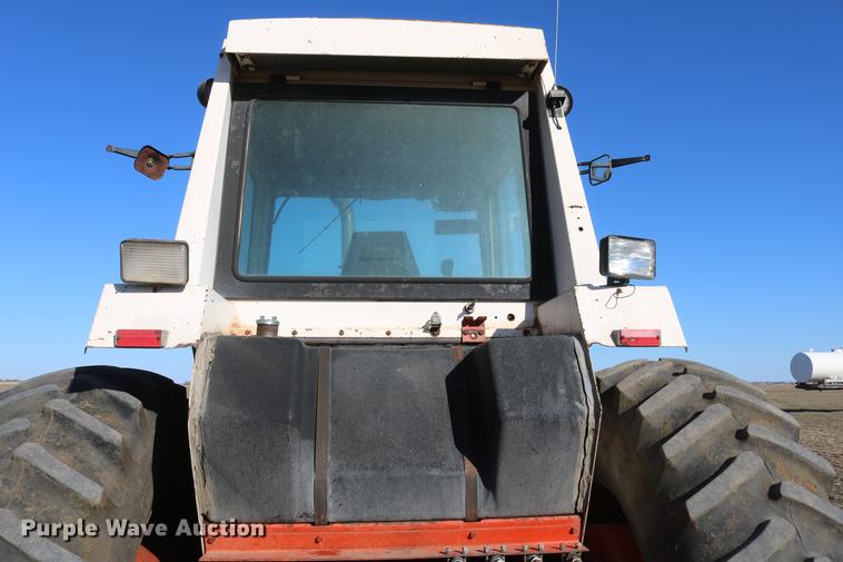 image for item DC3521 1975 Case 1370 tractor