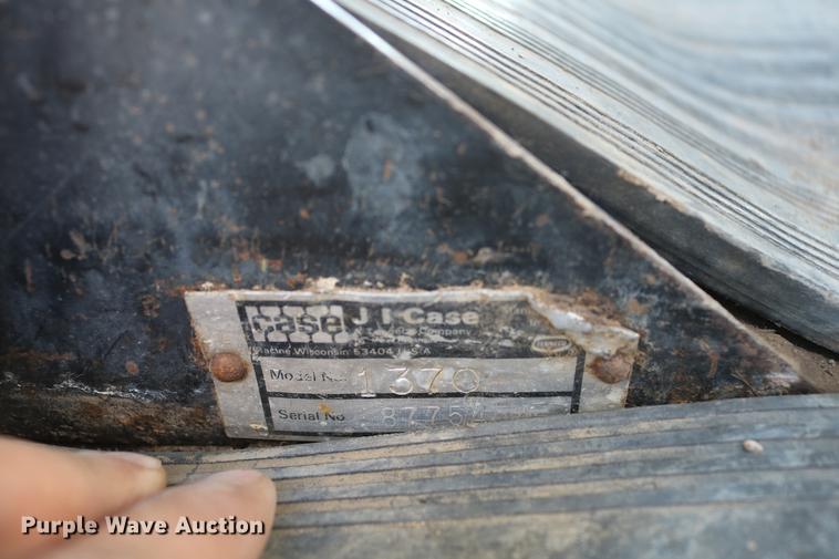 image for item DC3521 1975 Case 1370 tractor