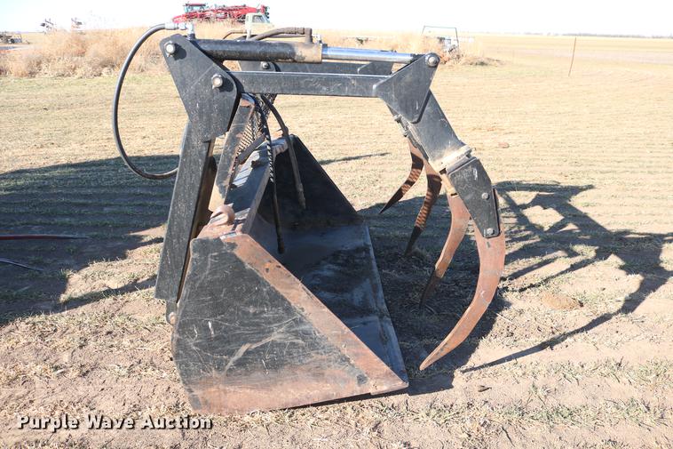 image for item DC3521 1975 Case 1370 tractor