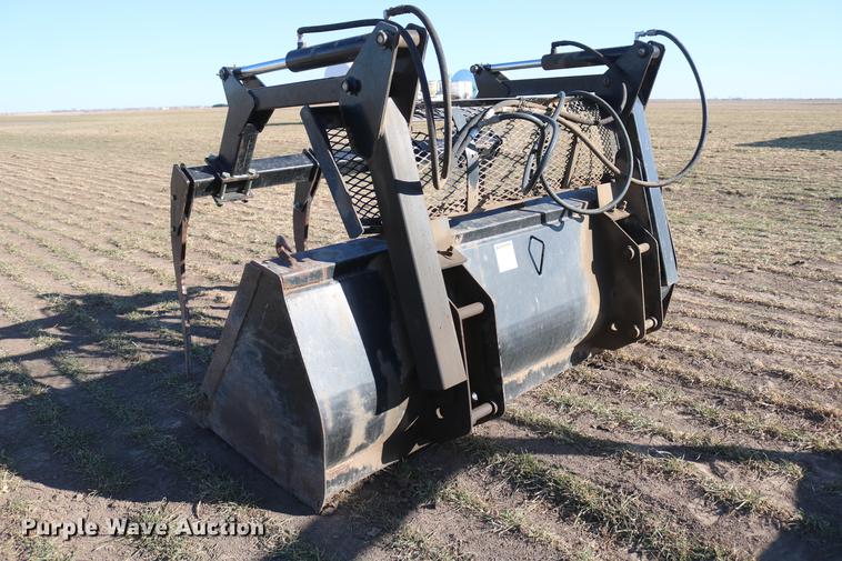 image for item DC3521 1975 Case 1370 tractor