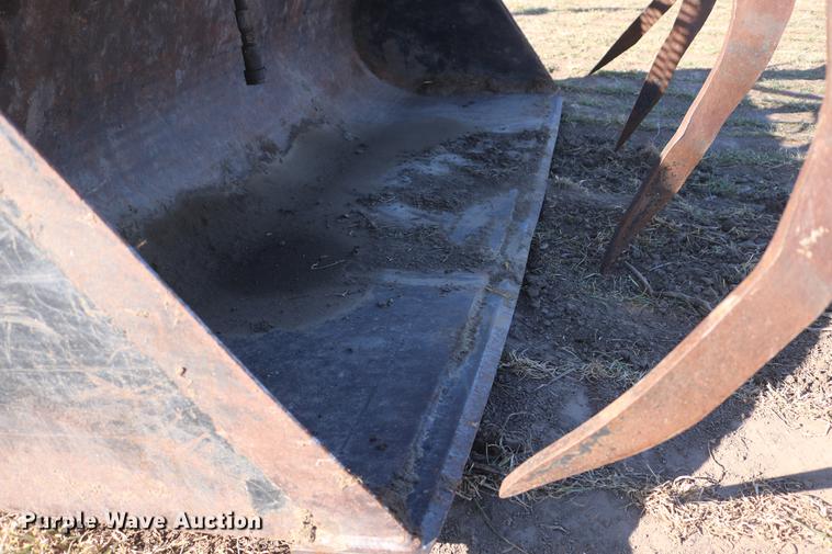 image for item DC3521 1975 Case 1370 tractor