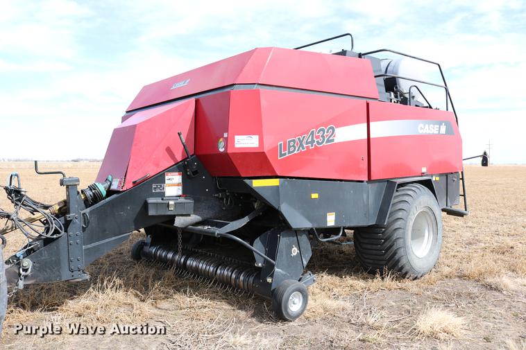 image for item DC3523 2004 Case IH LBX432 large square baler