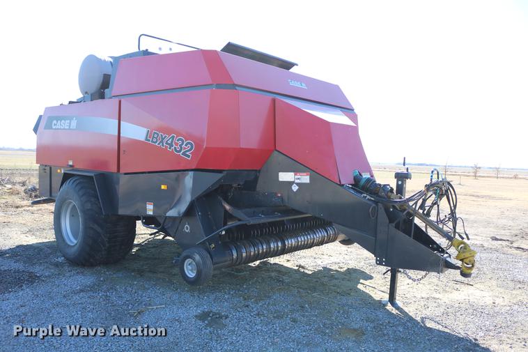 image for item DC3523 2004 Case IH LBX432 large square baler