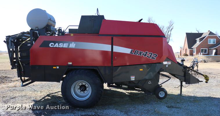 image for item DC3523 2004 Case IH LBX432 large square baler