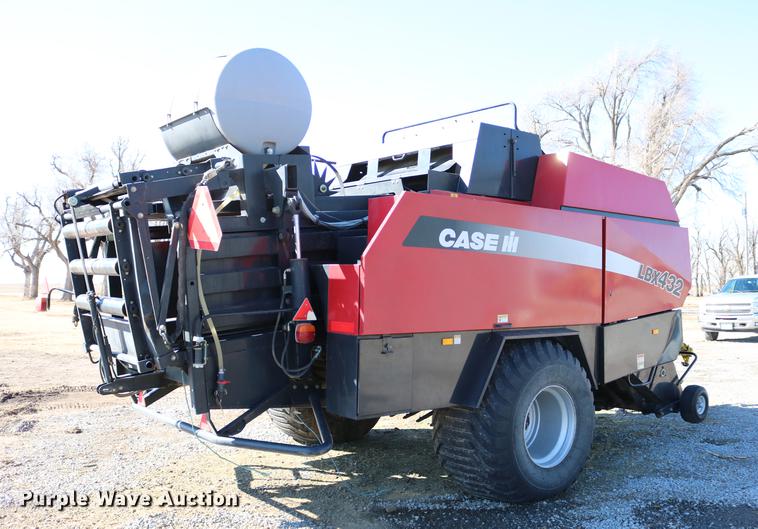 image for item DC3523 2004 Case IH LBX432 large square baler